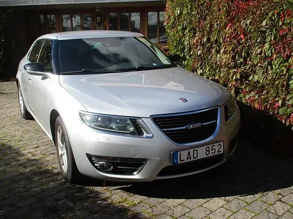 Saab 9-5 2010 photo 2