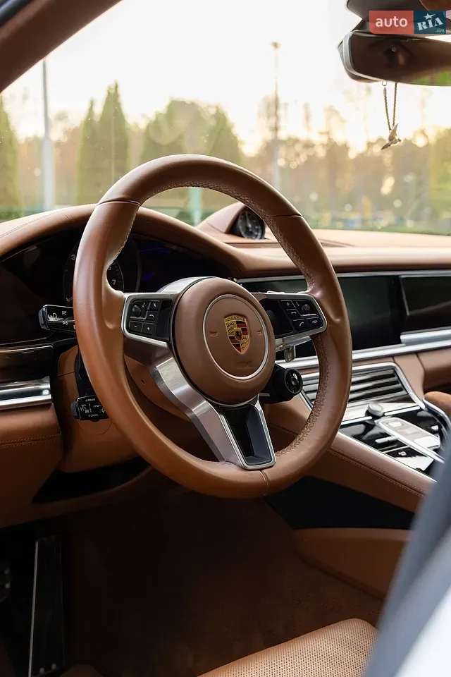 Porsche Panamera 2018 photo 2