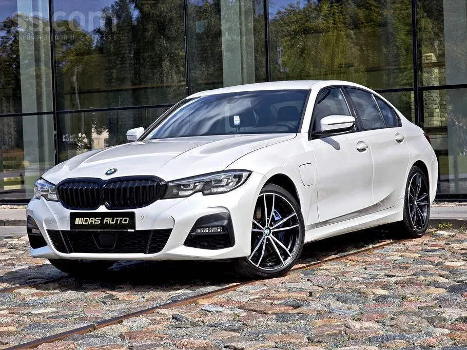BMW 330E