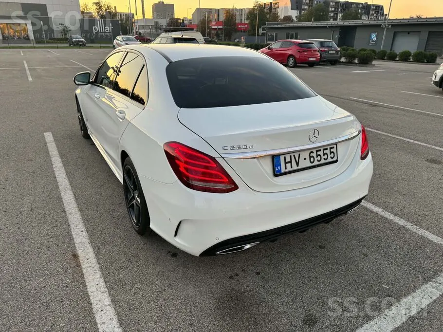 Mercedes-Benz C220 2016 photo 2