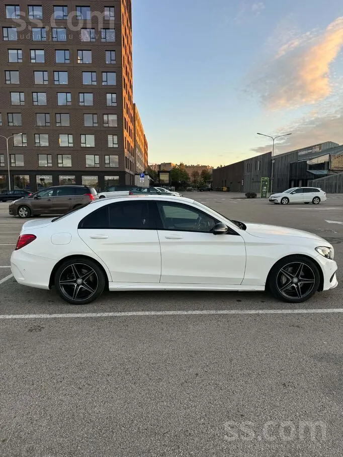Mercedes-Benz C220 2016 photo 5