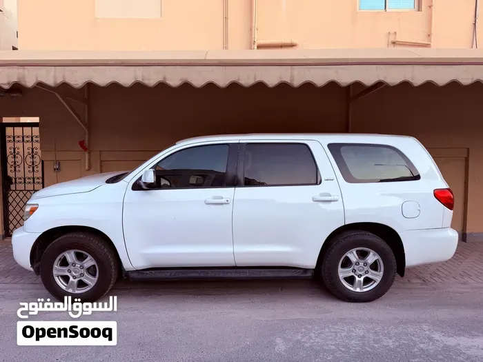 Toyota Sequoia 2015 photo 2