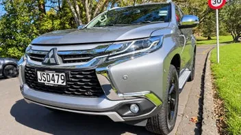Mitsubishi Pajero Sport 2016 photo 2