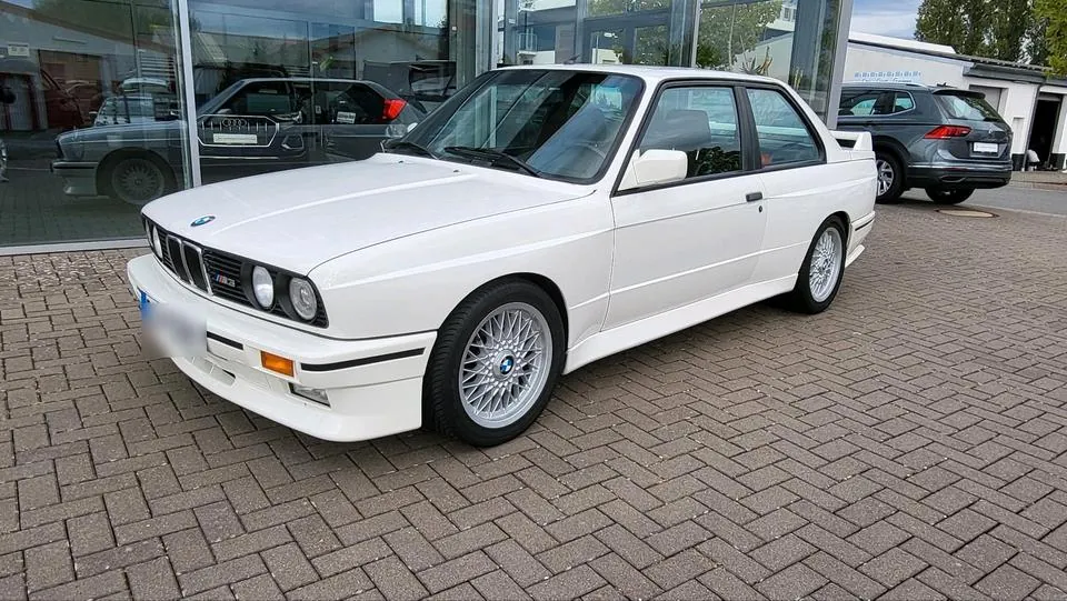 BMW M3 E30
