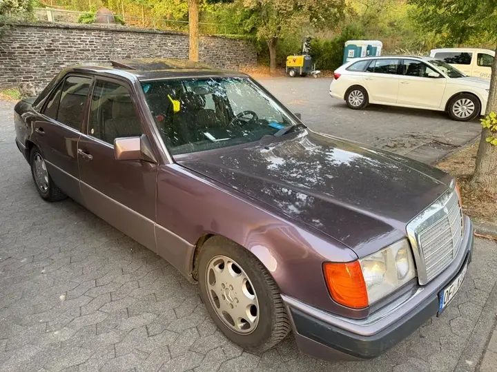 Mercedes-Benz 250 D