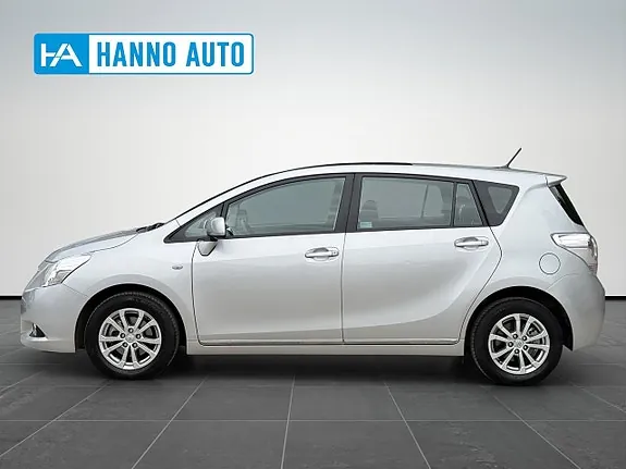 Toyota Verso 2011 photo 2