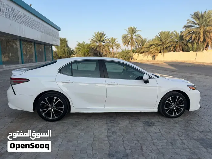Toyota Camry 2018 photo 3