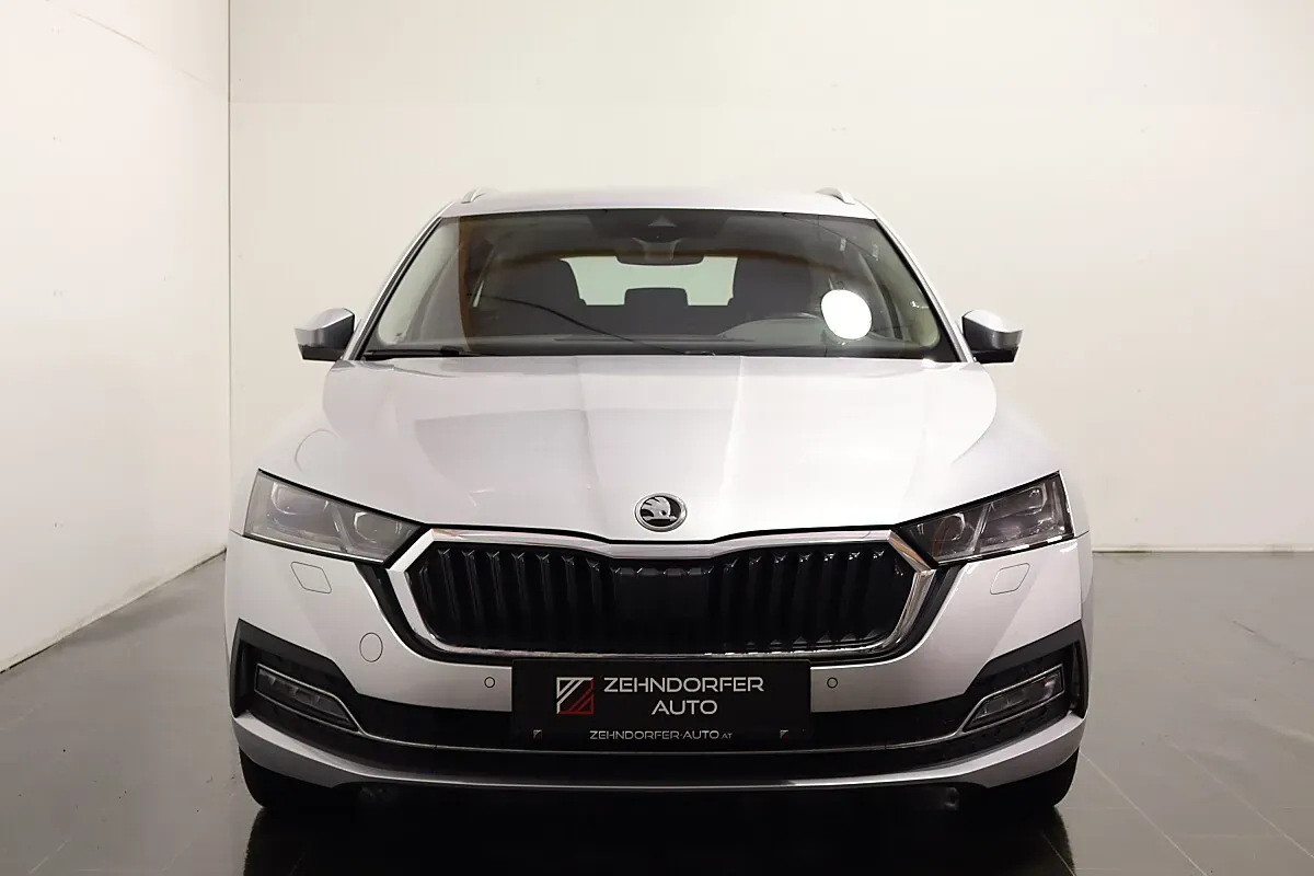 Skoda Octavia 2023 photo 3