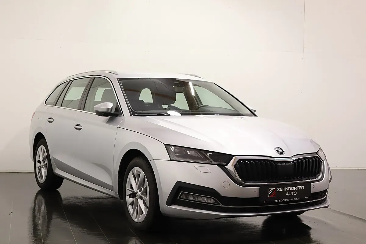 Skoda Octavia 2023 photo 2