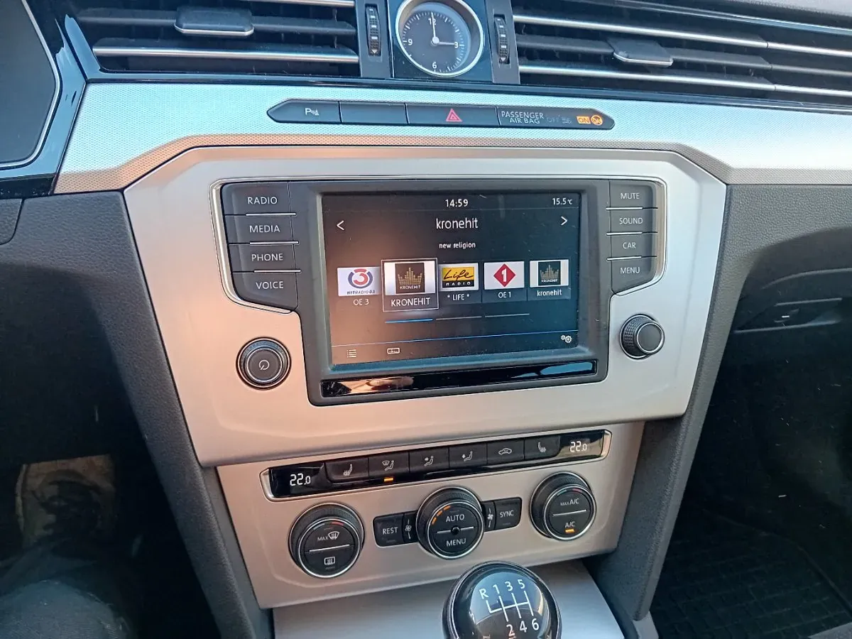 Volkswagen Passat 2016 photo 2