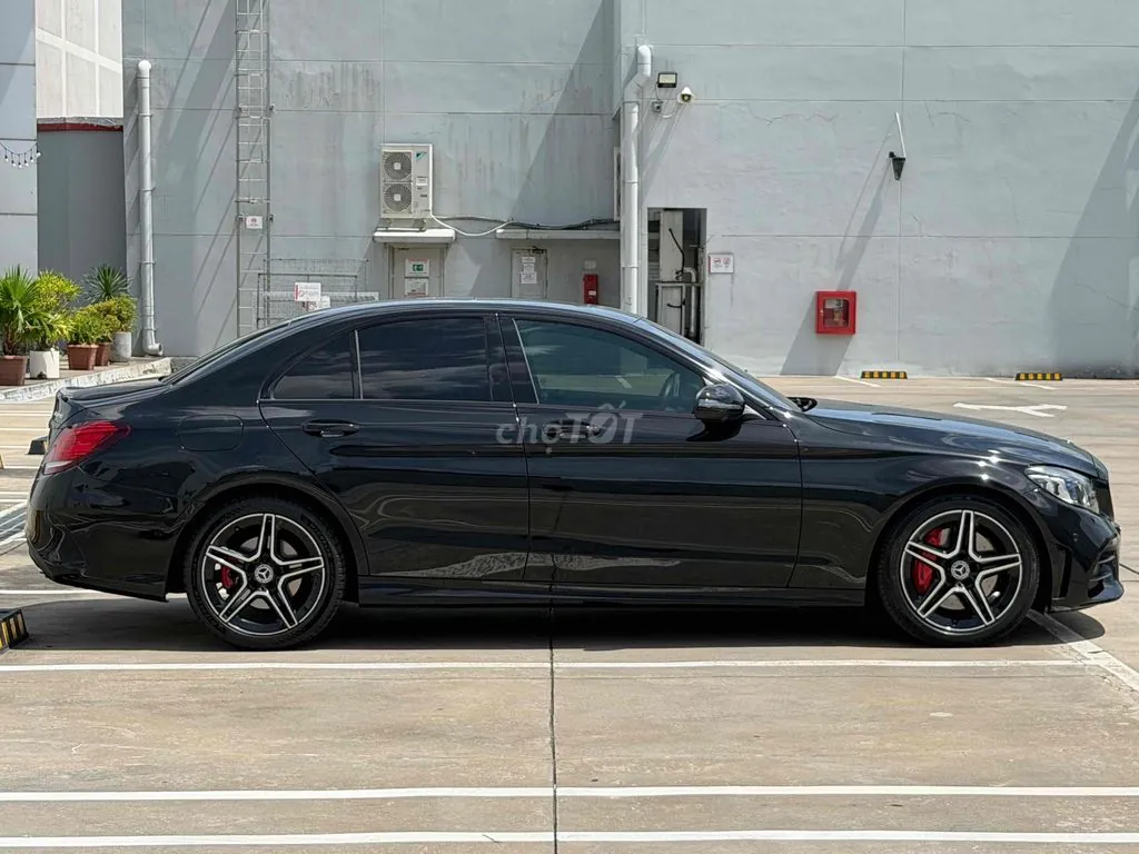 Mercedes-Benz C300 2018 photo 5
