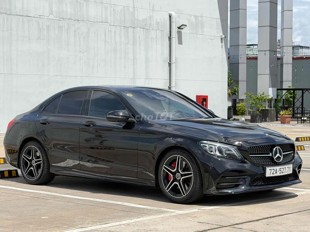 Mercedes-Benz C300 2018 photo 3