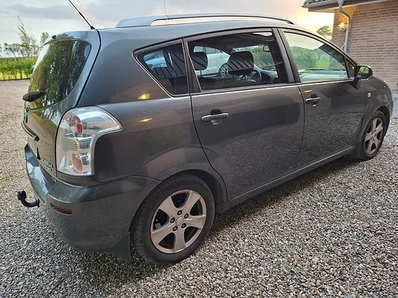 Toyota Corolla Verso 2008 photo 4