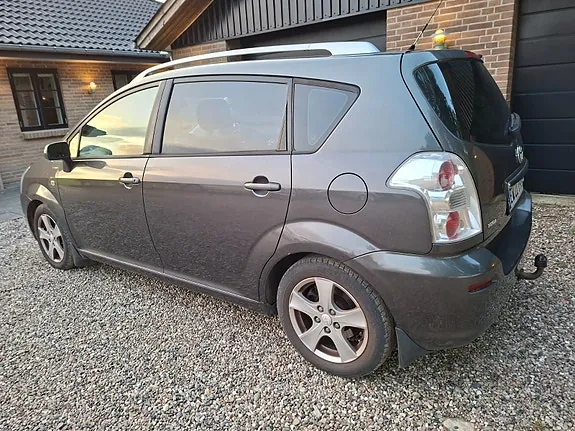 Toyota Corolla Verso 2008 photo 2