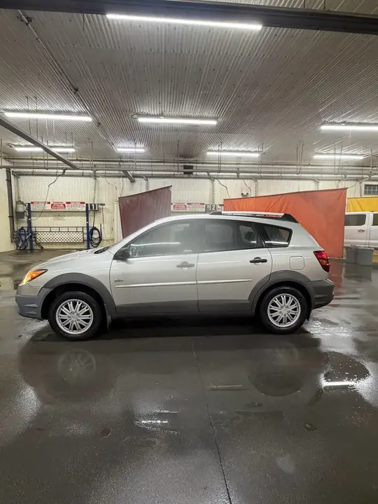 Pontiac Vibe 2005 photo 2