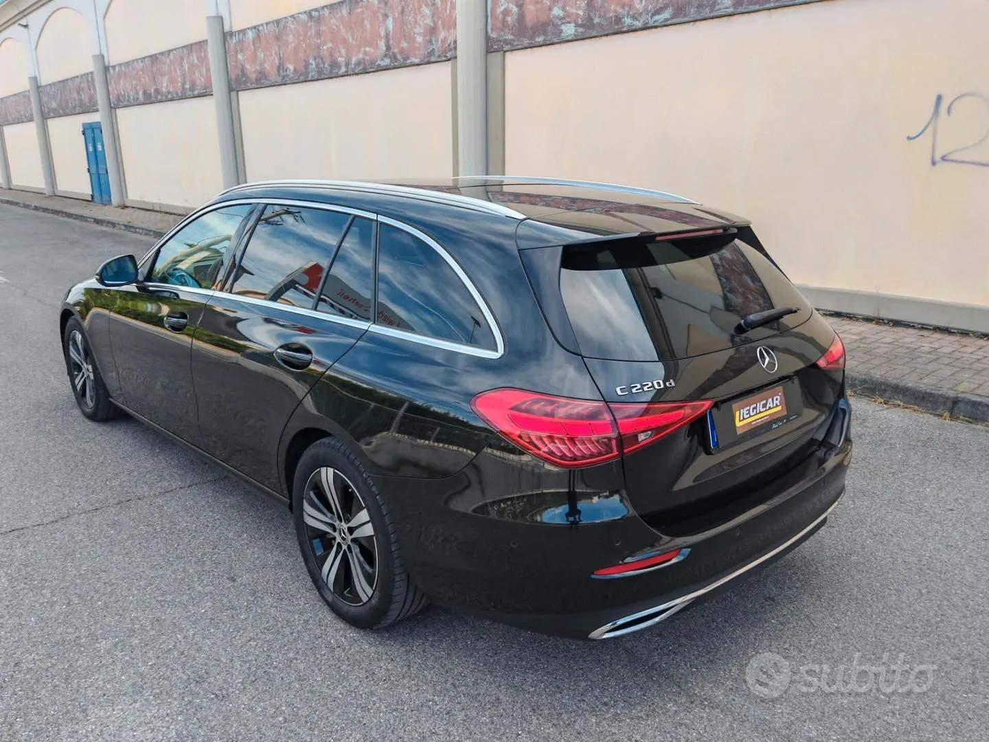 Mercedes-Benz C220 2022 photo 2