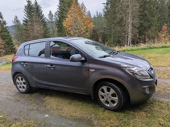 Hyundai I20 2010 photo 2