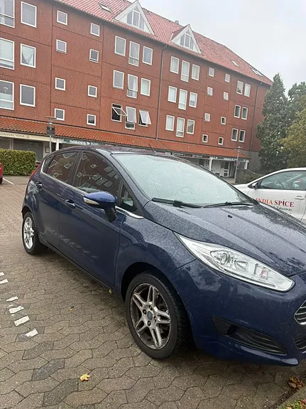 Ford Fiesta 2013 photo 2