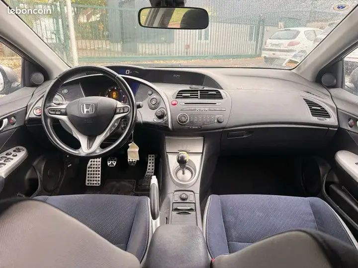 Honda Civic 2006 photo 2