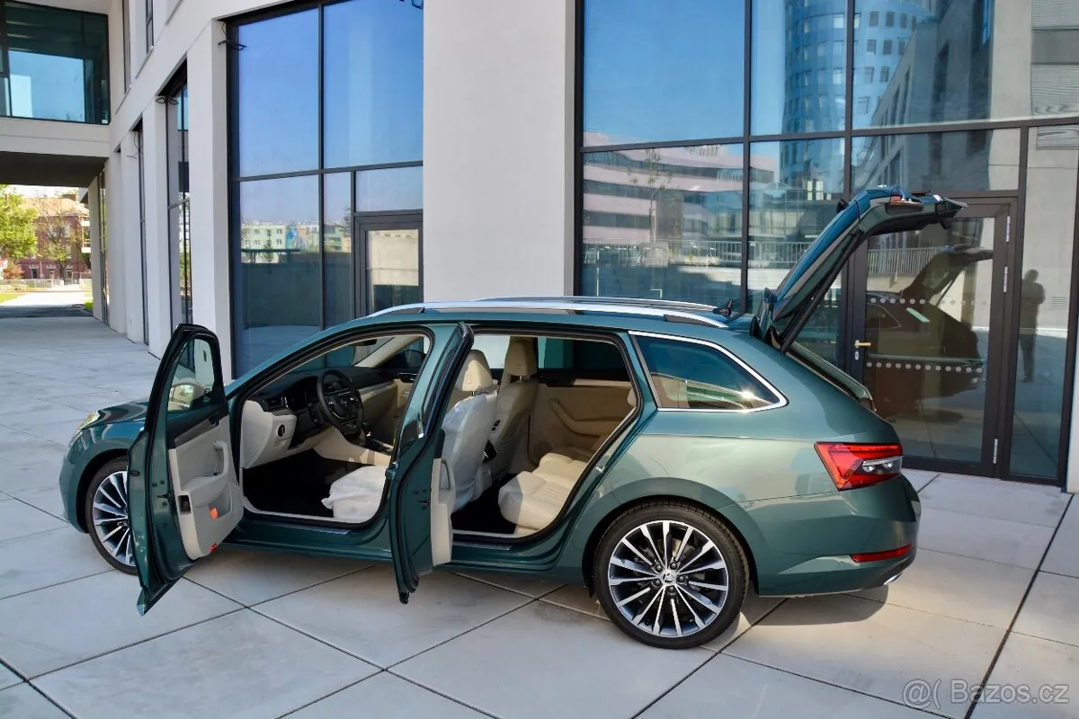 Skoda Superb Combi 2023 photo 5
