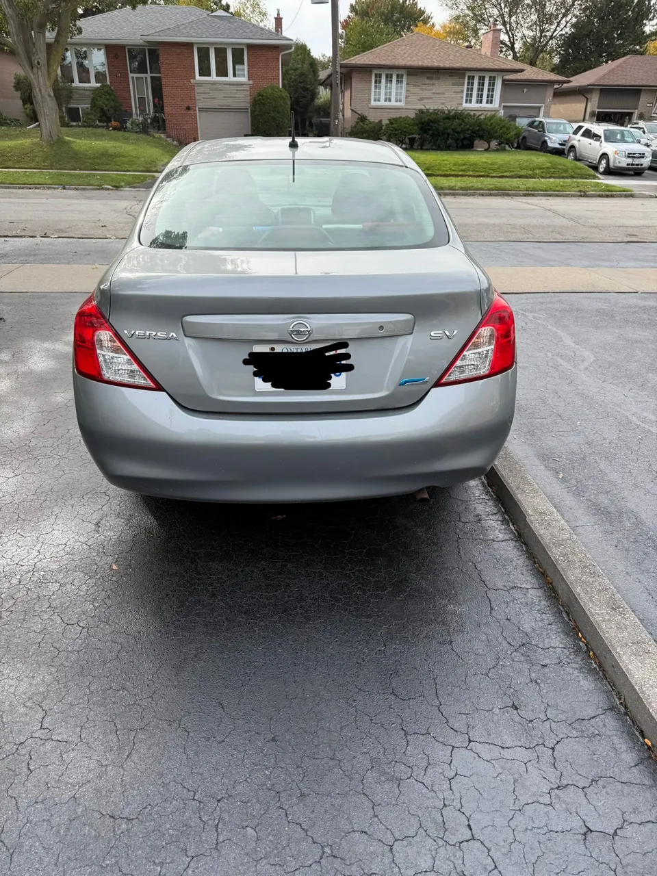 Nissan Versa 2012 photo 2