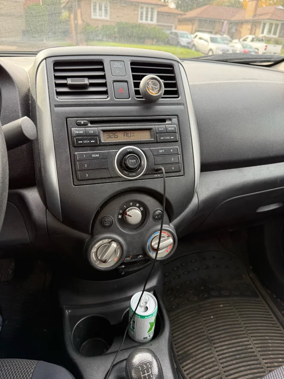 Nissan Versa 2012 photo 5