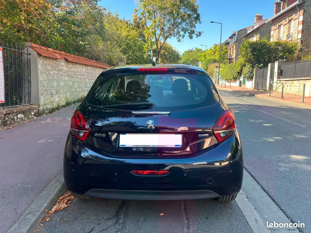 Peugeot 208 2017 photo 2