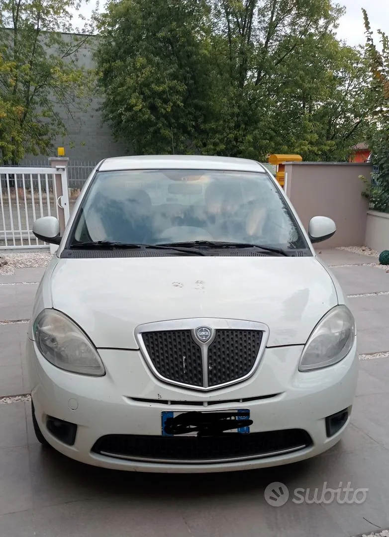 Lancia Ypsilon