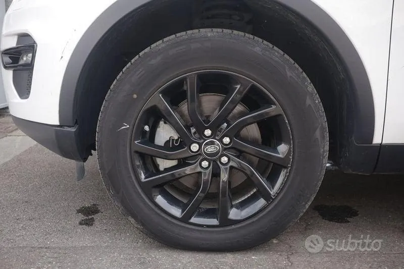 Land Rover Discovery Sport 2017 photo 5