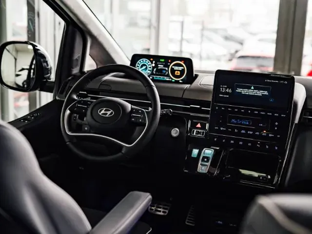 Hyundai Staria 2026 photo 3