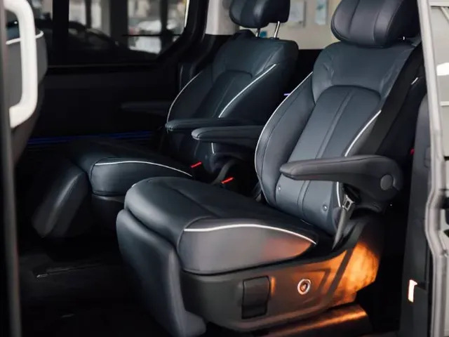 Hyundai Staria 2026 photo 2