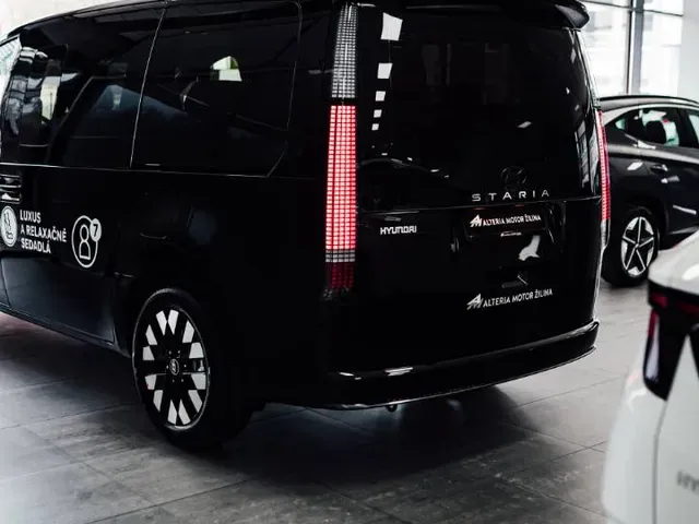 Hyundai Staria