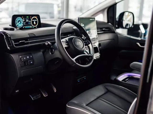 Hyundai Staria 2026 photo 4