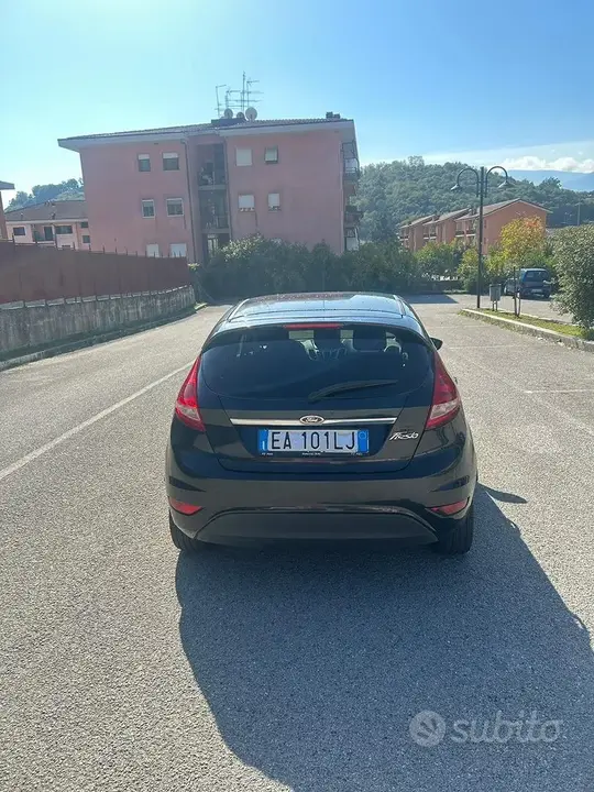 Ford Fiesta 2010 photo 3