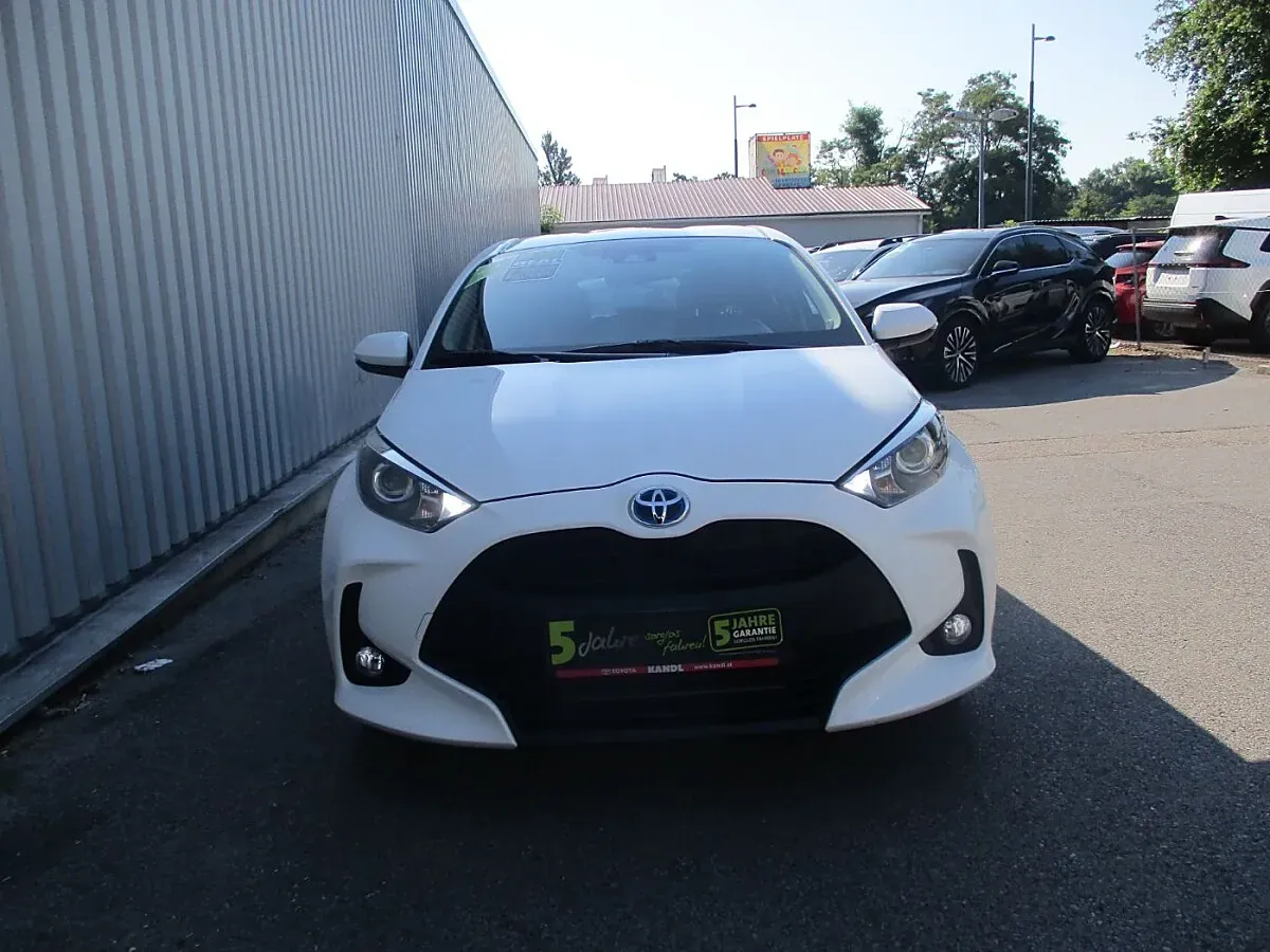 Toyota Yaris 2023 photo 3