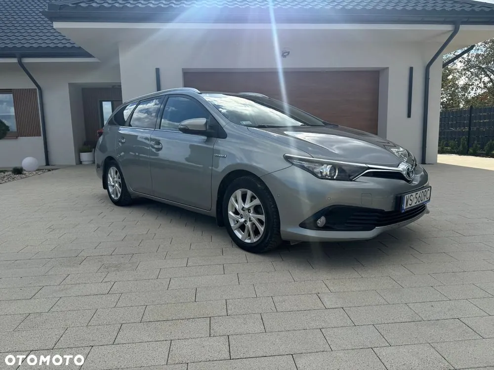 Toyota Auris 2017 photo 4