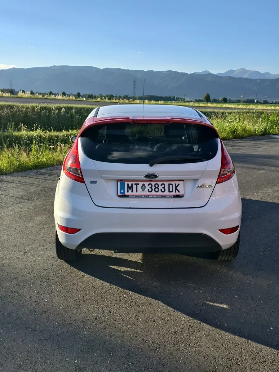 Ford Fiesta 2012 photo 3