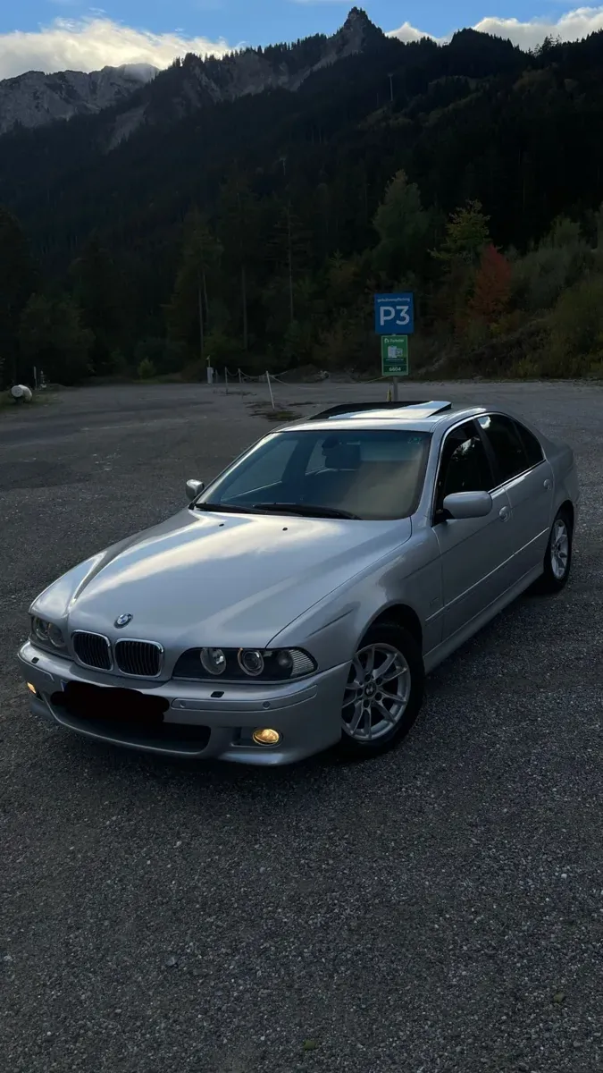 BMW 5 Series 2001 photo 2