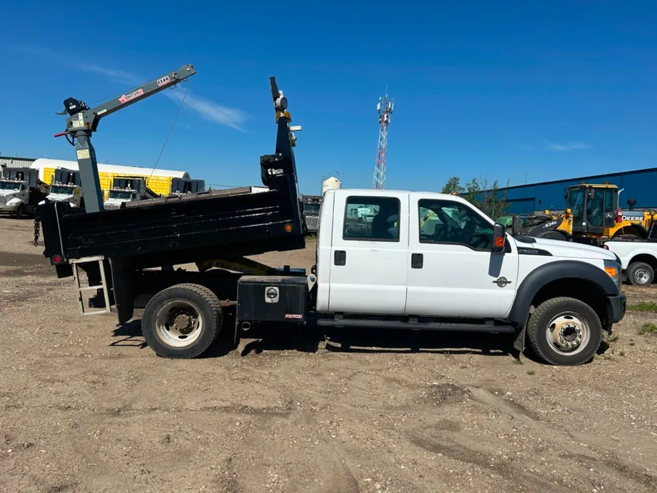 Ford F-550 2015 photo 2