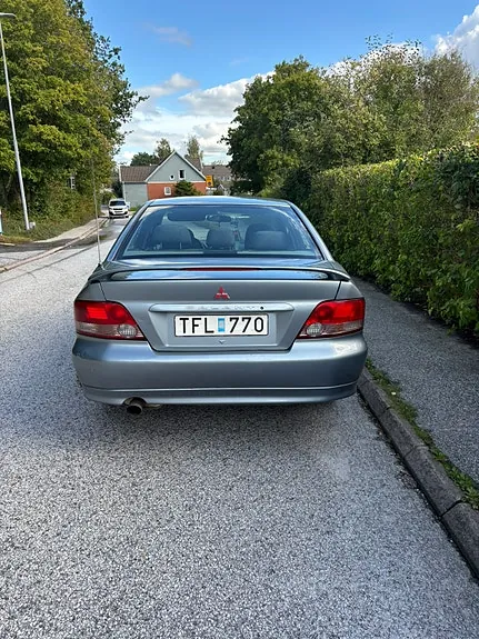 Mitsubishi Galant 2002 photo 3