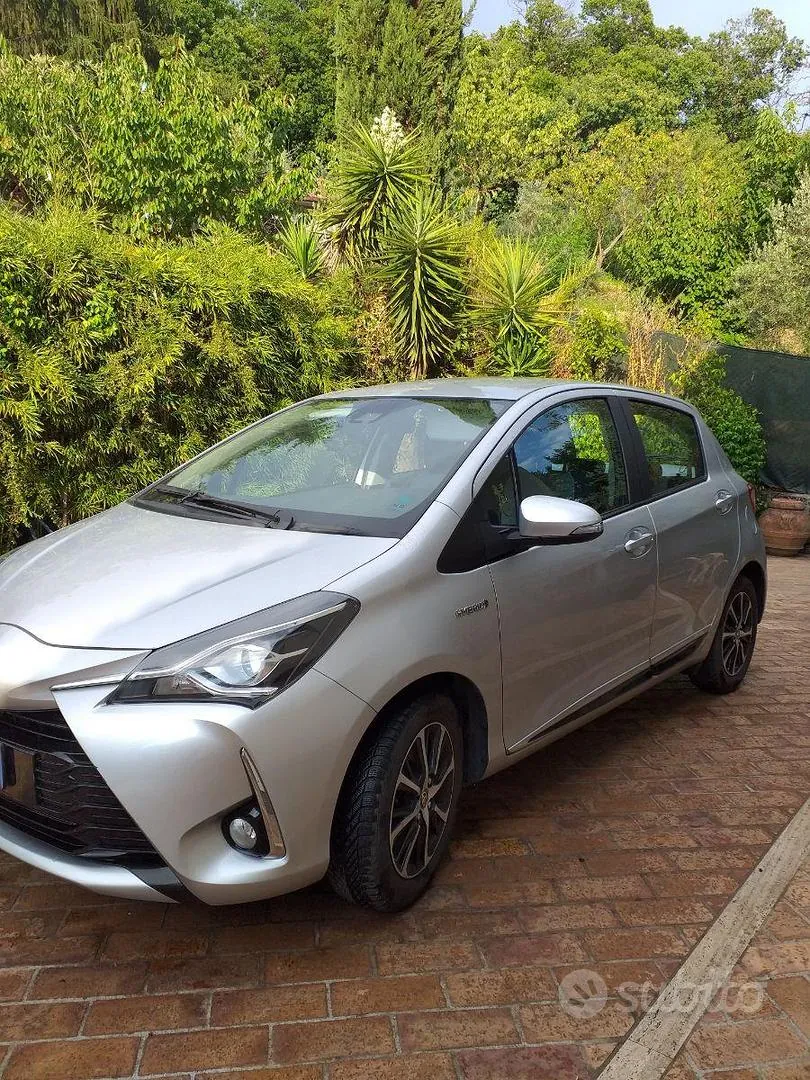 Toyota Yaris 2018 photo 2