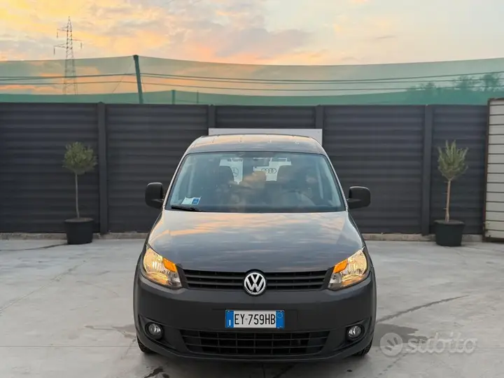 Volkswagen Caddy 2015 photo 2