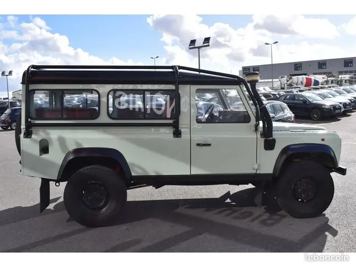 Land Rover Defender 1995 photo 4