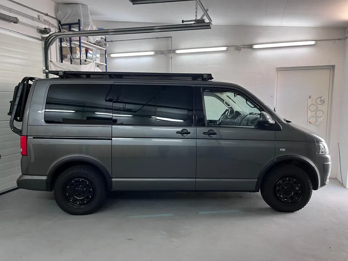 Volkswagen T5 2010 photo 2