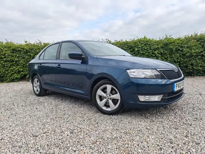 Skoda Rapid 2013 photo 2