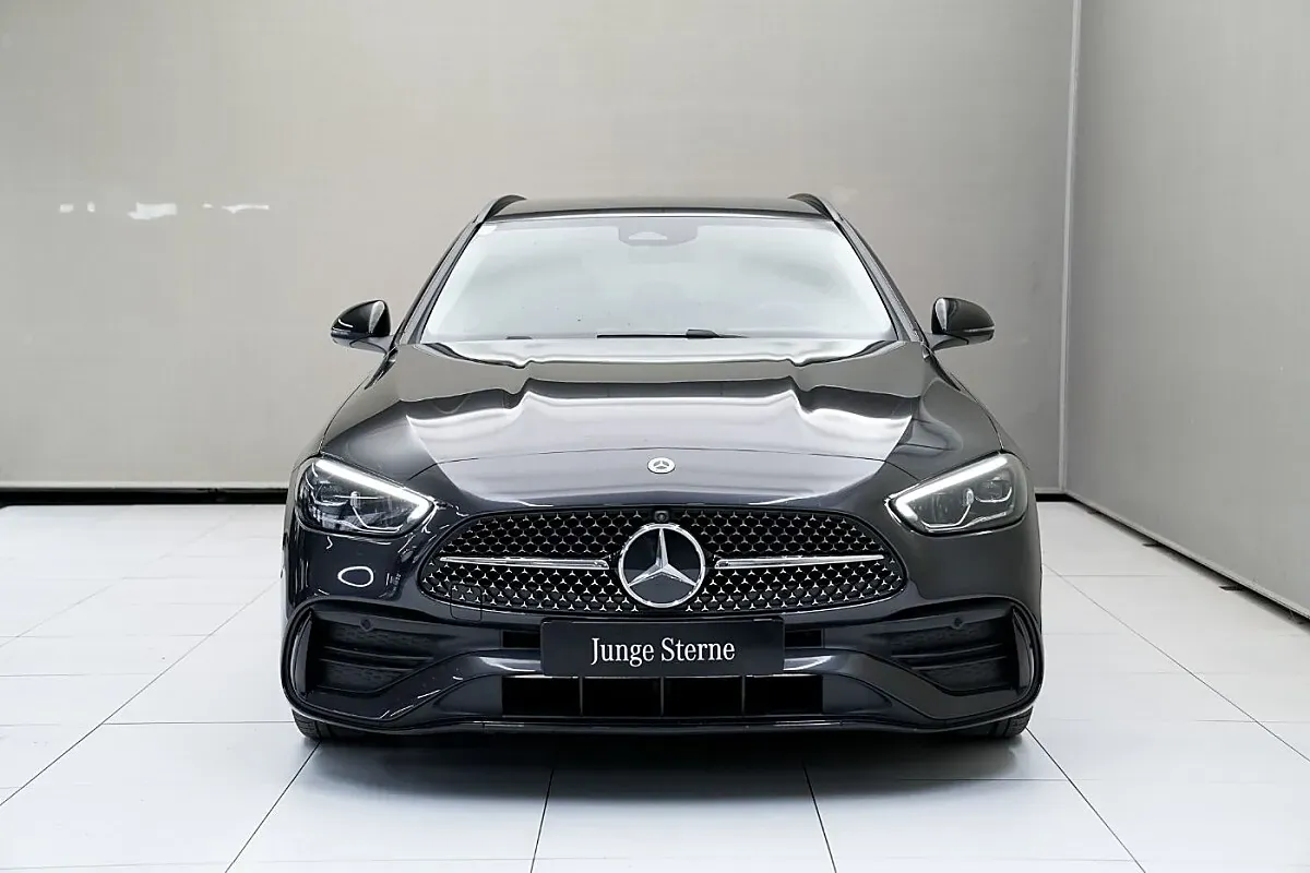 Mercedes-Benz C-Class 2025 photo 3