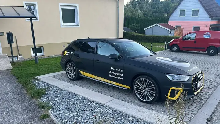 Audi A4 Avant 2021 photo 2