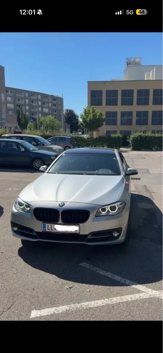 BMW 5 Series 2016 photo 2