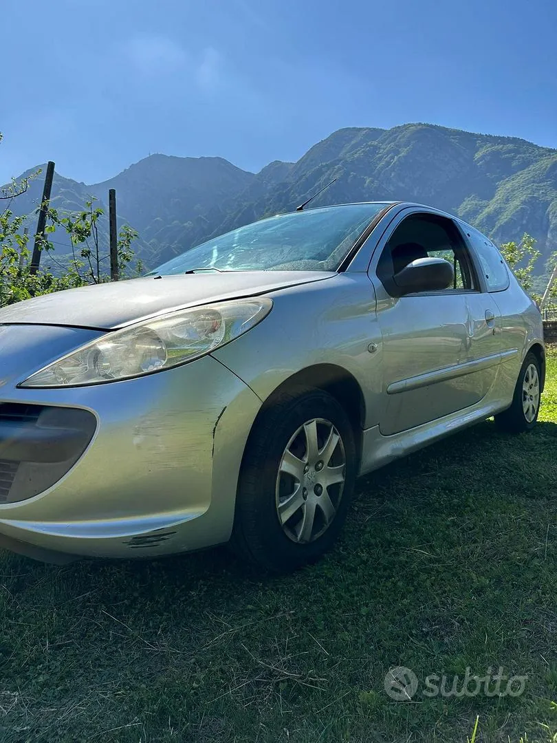 Peugeot 206 2010 photo 4