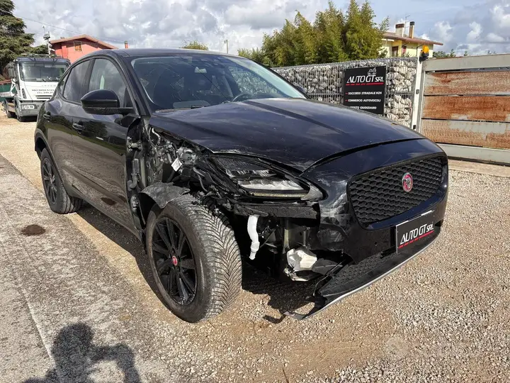 Jaguar E-Pace 2020 photo 3